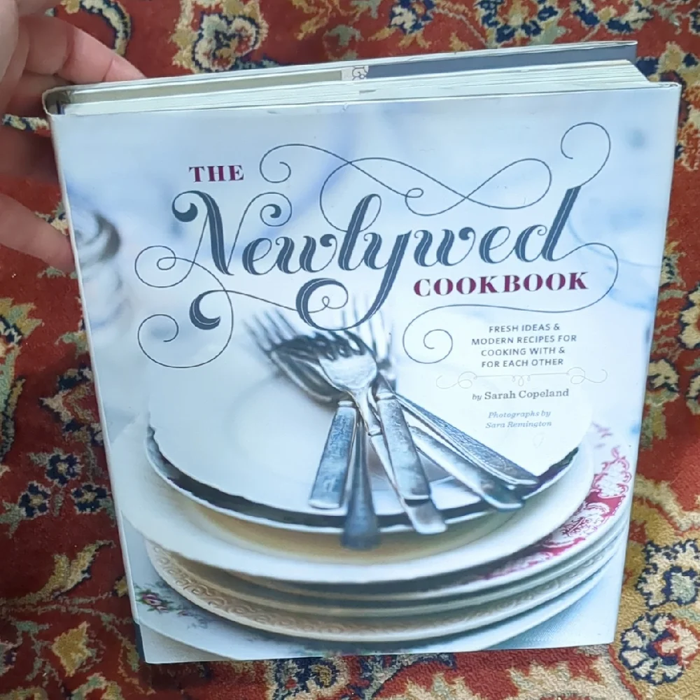The Newlywed Cookbook By Chronicle Books
